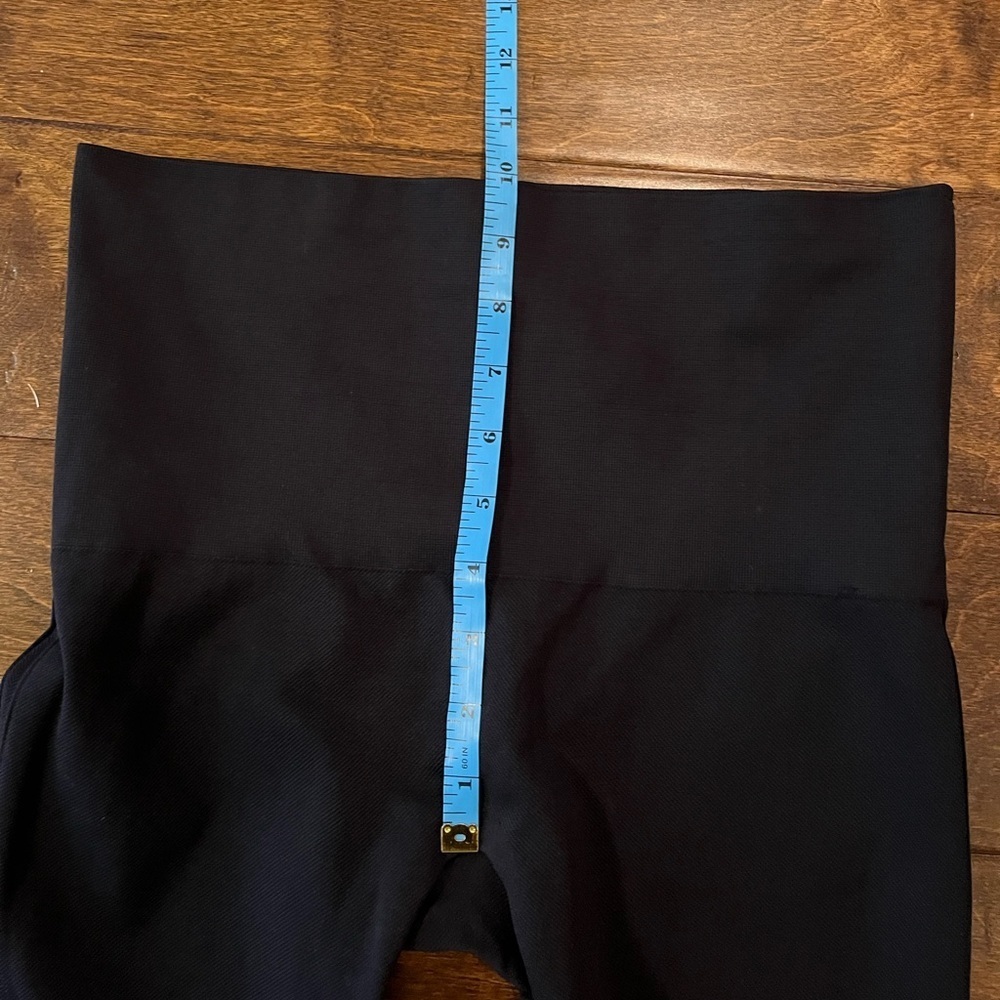 Spanx *Like New* Cropped Leggings Size XL - Picture 9 of 11